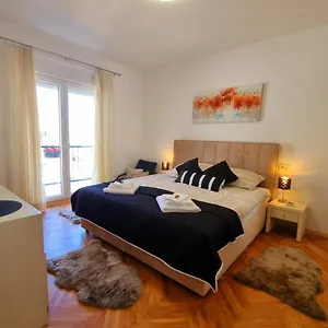 Sing Apartment